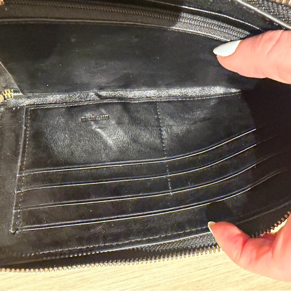 Black Leather Quilted Wallet clutch - Picture 5 of 10